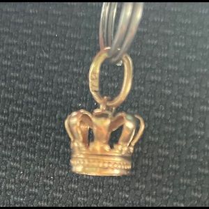 14k gold  Approximate dimensions: 8 x 9 mm  14k solid gold.